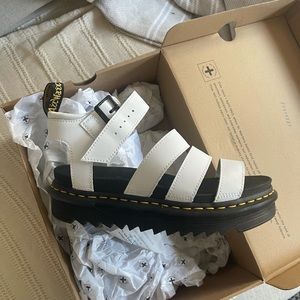 Dr Martens Blaire Size 7 sandal